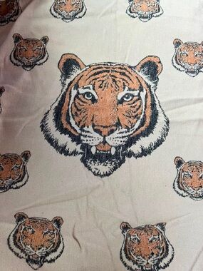 NEW PAD Home Design Concept Reversible Tiger Print Throw Blanket